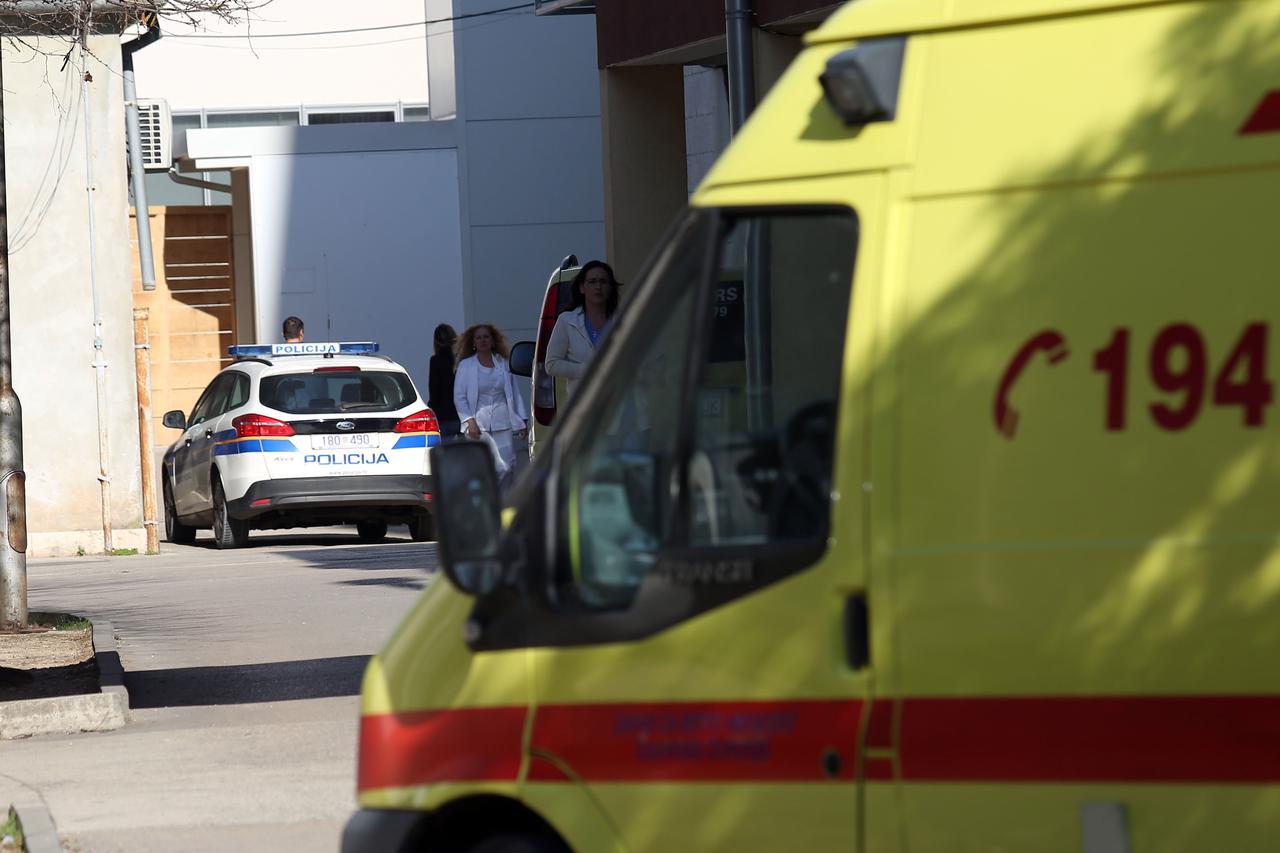 Zadar: Ministrica Murganic obišla djecu u Općoj bolnici koju je otac bacio s balkona kuće na Pagu